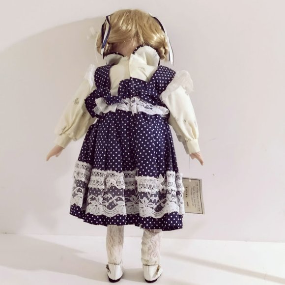 Vintage Porcelain Doll LAURA 3031 Hand Painted Hand Sewn The Wimbledon Collect - Picture 5 of 12